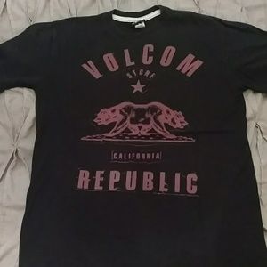 Volcom Shirts & Tops - Volcom boys Sz XL black graphic t shirt Volcom Shirts & Tops - Volcom boys Sz XL black graphic t shirt